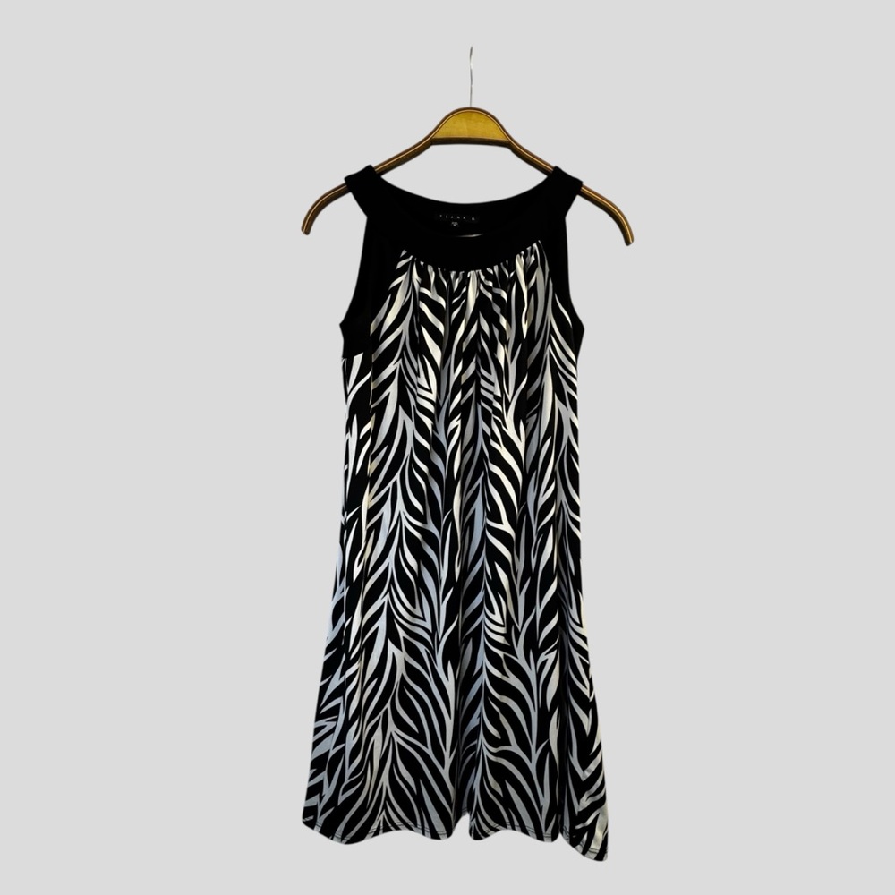 Tiana B Women’s Black White Leaf Print Sleeveless A-Line Dress Summer Size M